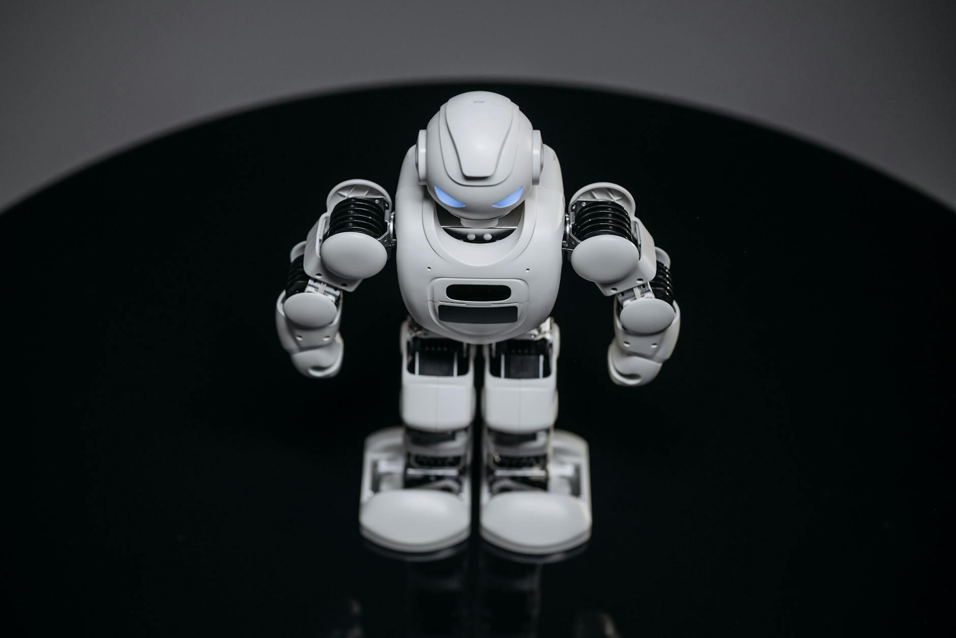 REALITY CHECK: A HUMANOID ROBOT SPRINTS PAST THE HUMAN HALF MARATHON WORLD RECOR