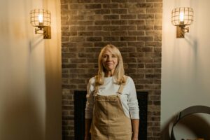 angie craig builds — Photo by MART  PRODUCTION on Pexels