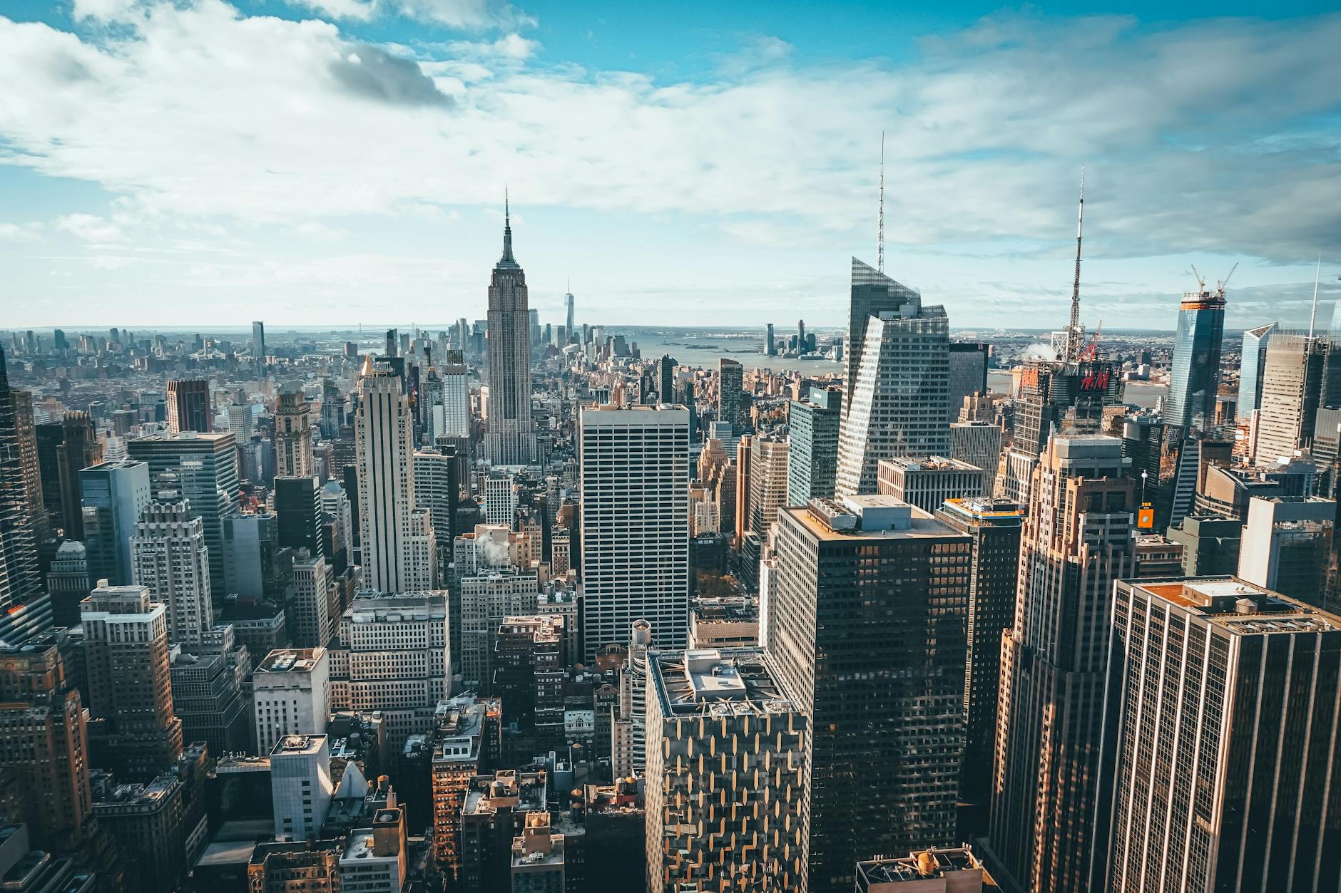 Average Salary in New York 2025: By Job, City, and Industry — Full Breakdown