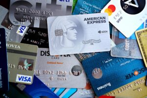 credit card debt — Photo by DΛVΞ GΛRCIΛ on Pexels
