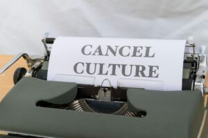 media ethics controversy — Photo by Markus Winkler on Pexels