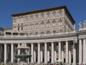 Pope and politics — Photo by Dirk Pothen on Pexels