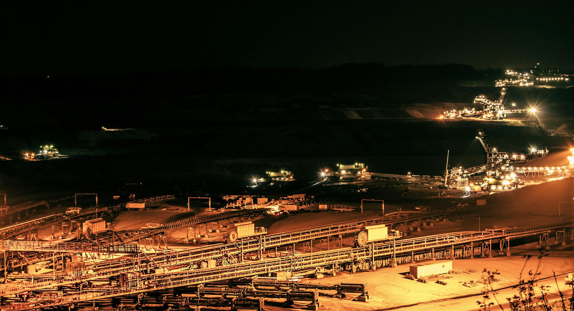 COMING SOON: COAL MINE GAS EXPLOSION IN CHINA KILLS 82 PEOPLE  STATE MEDIA SAY