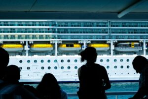 cruise ship waiting — Photo by Crab Lens on Pexels