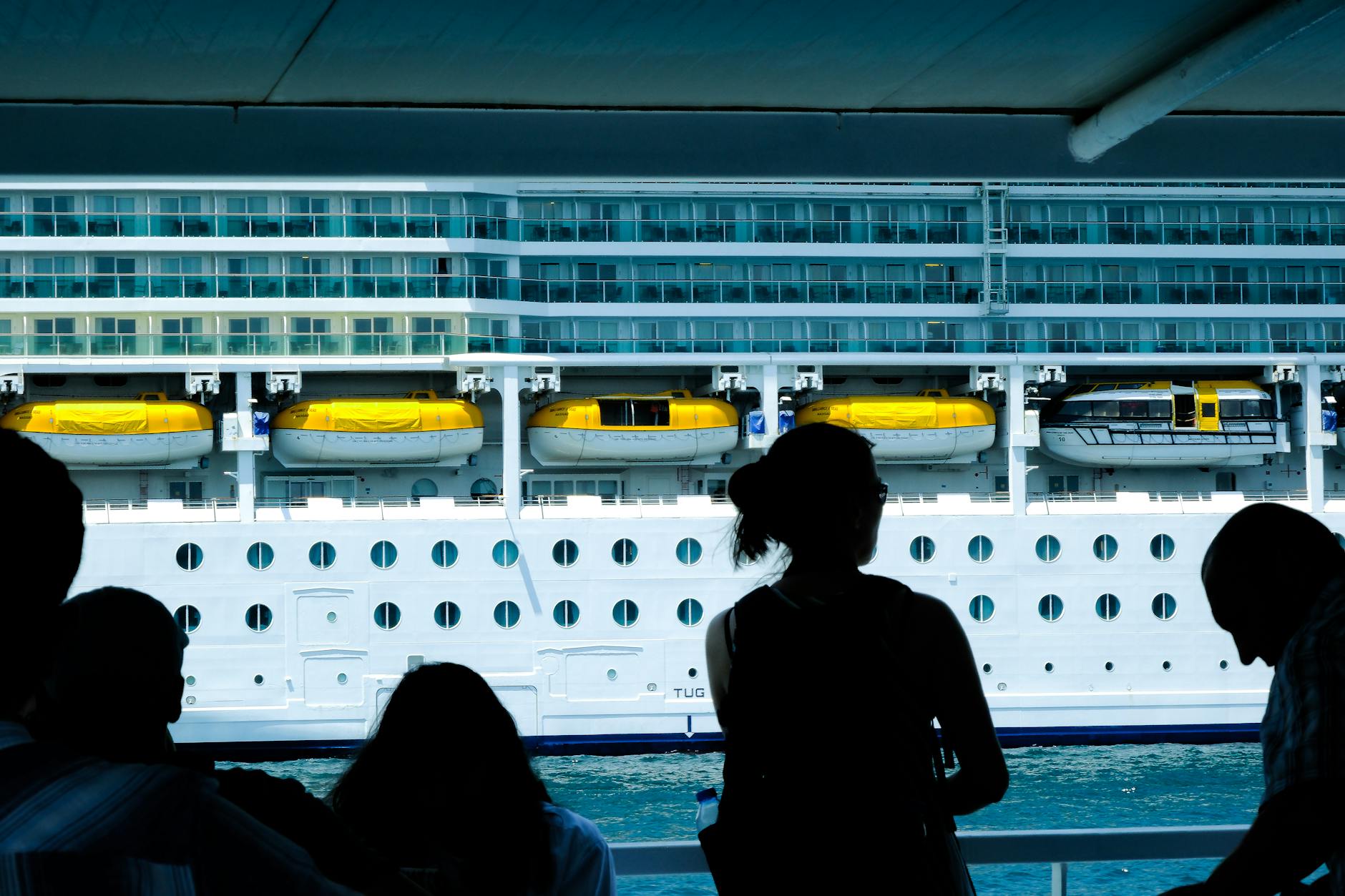 EXPLAINED: CRUISE SHIP WAITING FOR HELP AFTER 3 PEOPLE DIED IN A SUSPECTED H