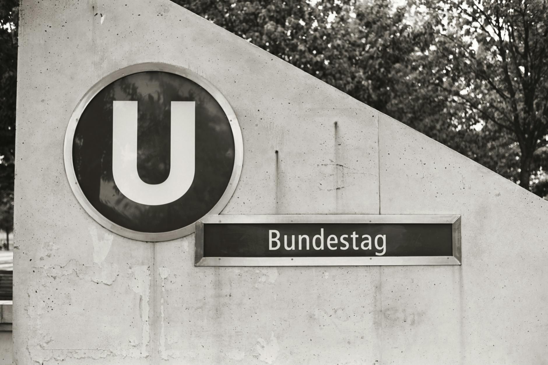 PREDICTION: GERMANY SAYS U S  TROOP WITHDRAWAL  APOS ANTICIPATED APOS   SPAIN