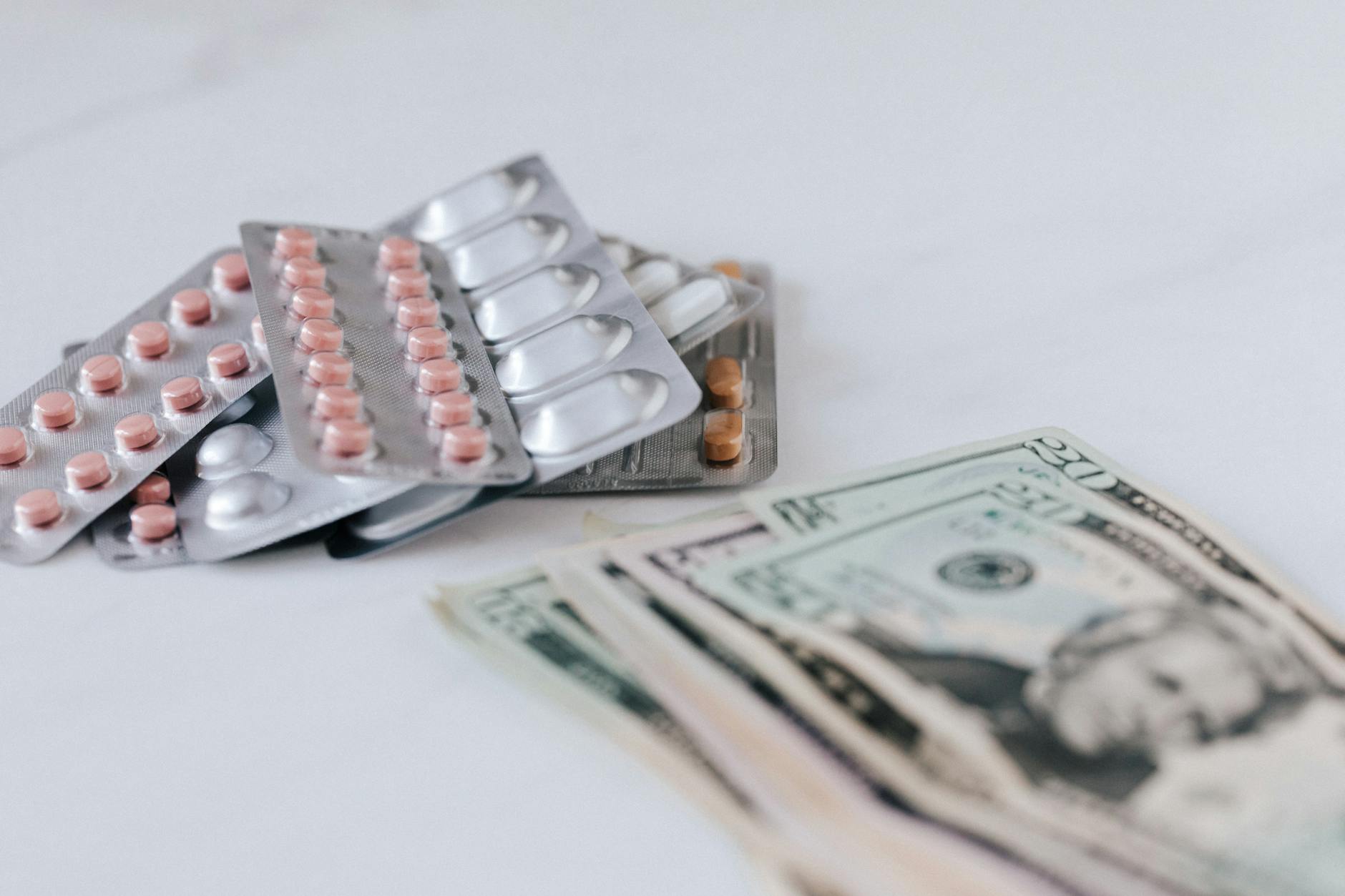 GoodRx vs Cost Plus Drugs: Which Saves You the Most Money on Prescriptions in 2025
