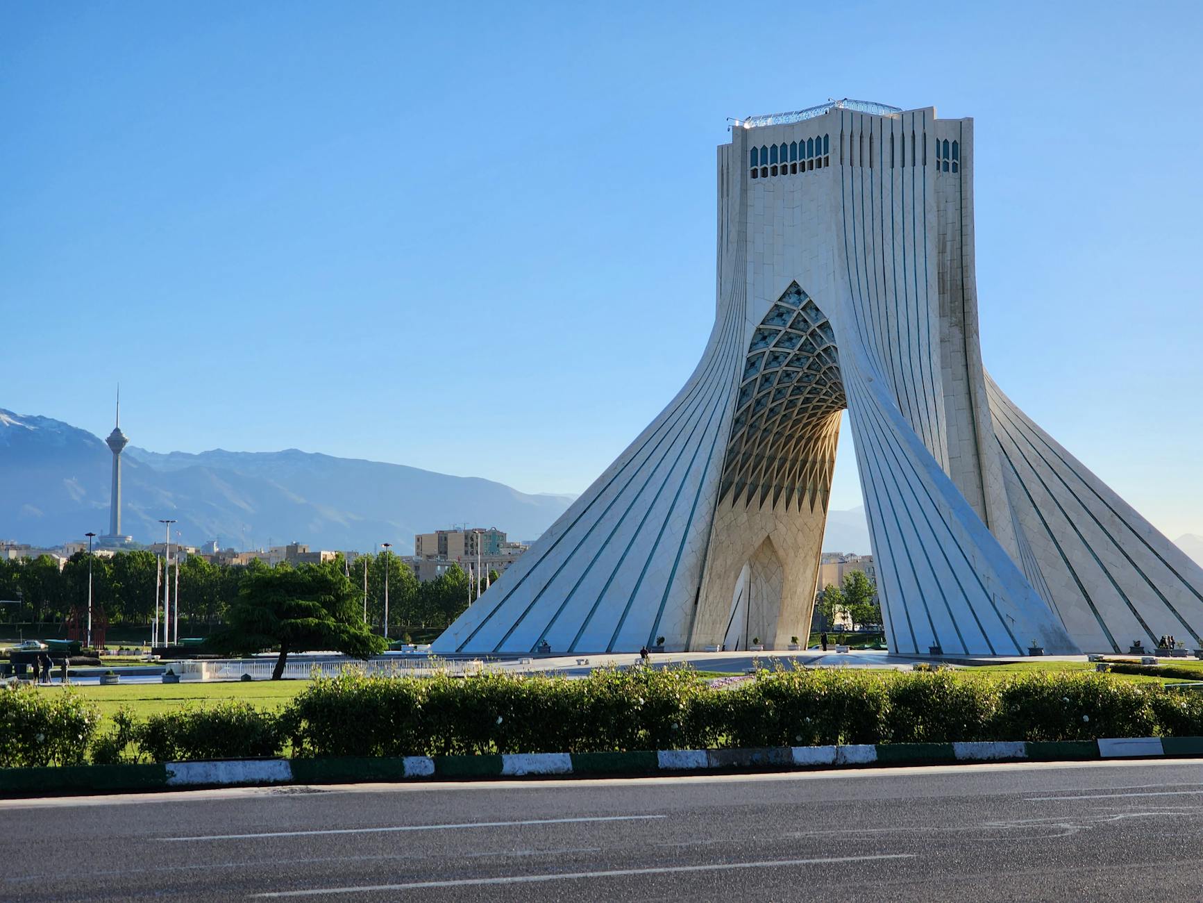 ANALYSIS: IRAN SUBMITS 14 POINT RESPONSE TO U S  PROPOSAL TO END WAR
