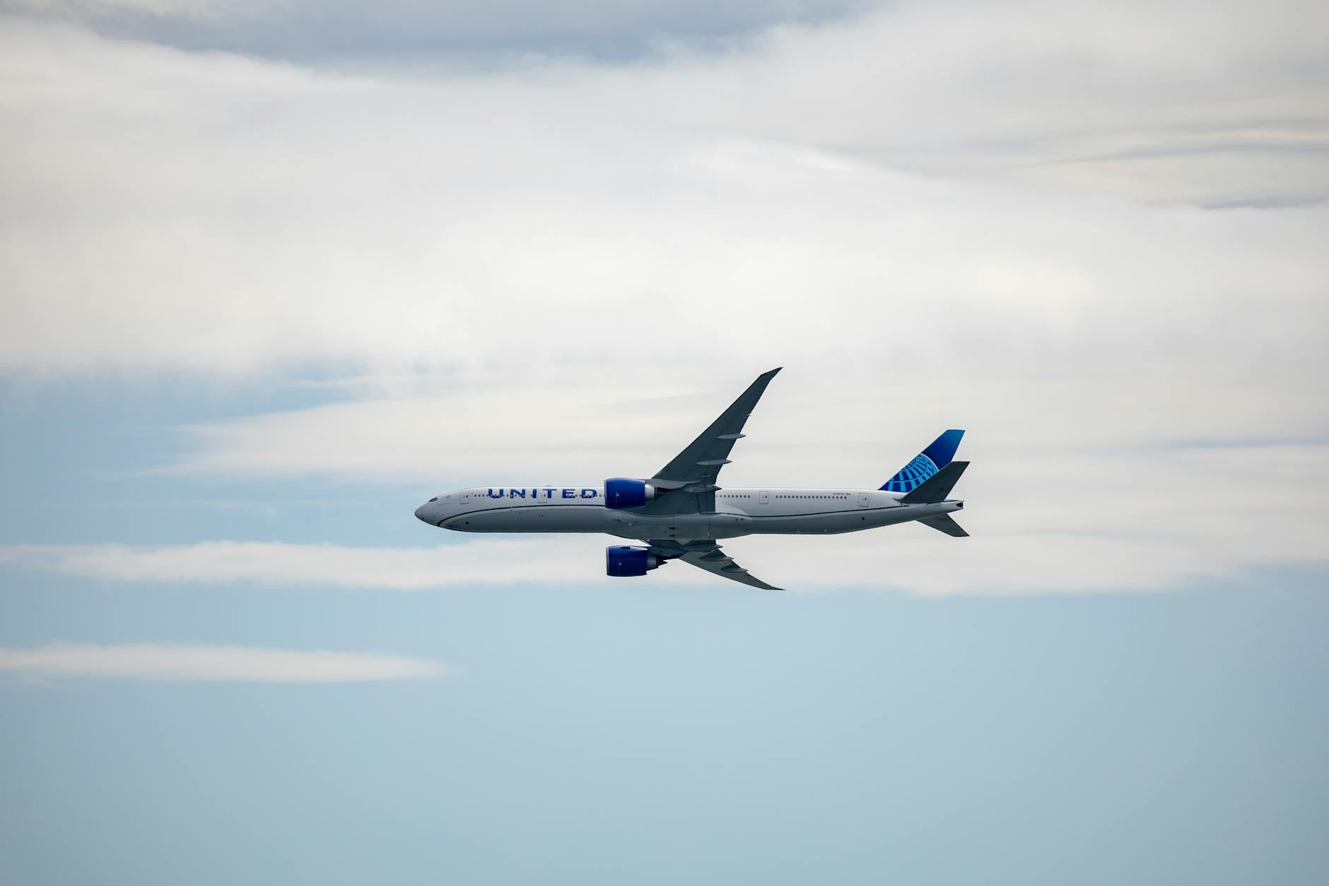 BY THE NUMBERS: UNITED AIRLINES FLIGHT TO SPAIN PULLS U TURN  APPARENTLY OVER BLU