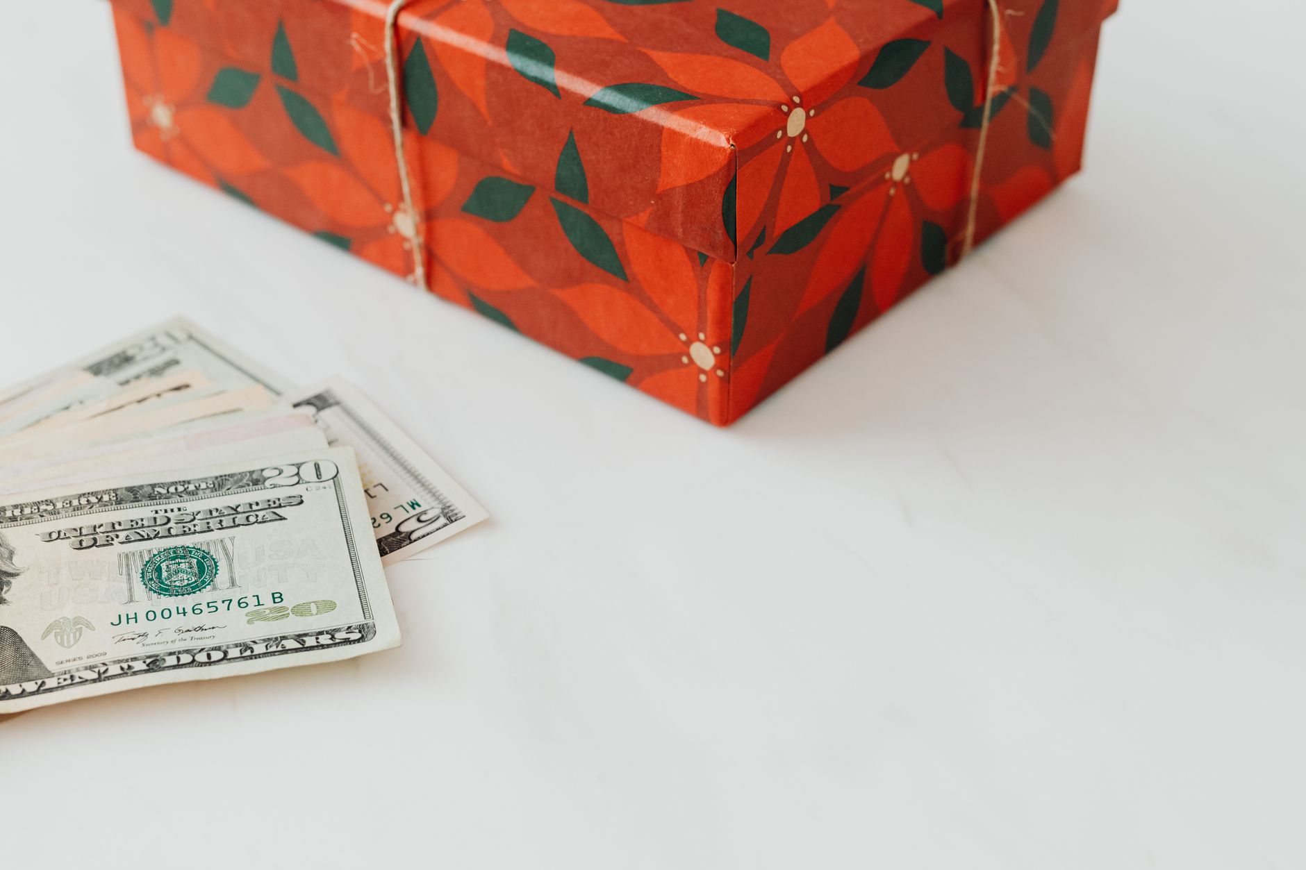 Dollar General vs Dollar Tree 2025: Which Is Actually Cheaper (We Checked 47 Items)