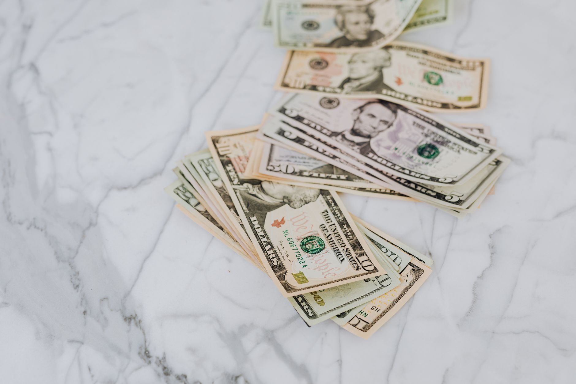 Dollar General vs Dollar Tree 2025: Which Is Actually Cheaper (We Checked 47 Items)