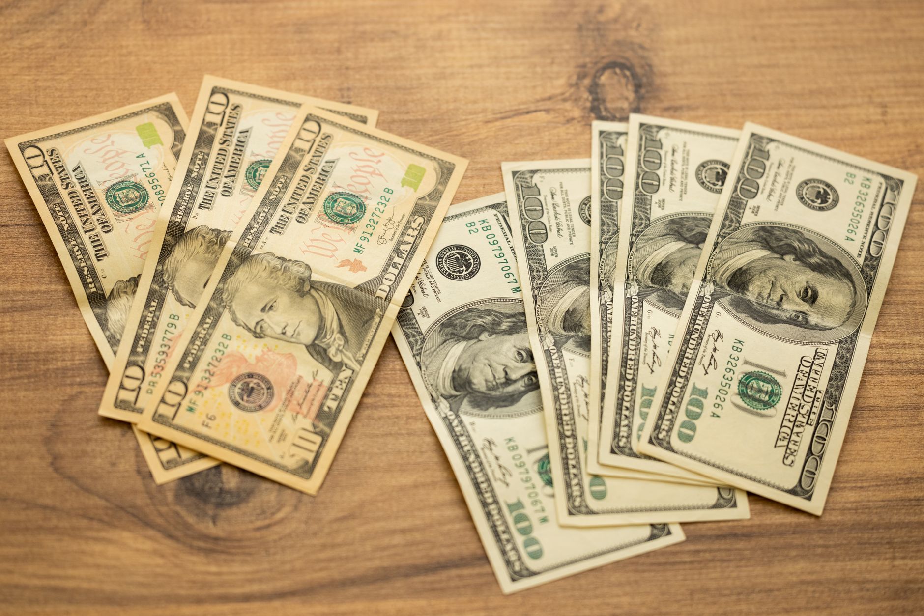 Dollar General vs Dollar Tree 2025: Which Is Actually Cheaper (We Checked 47 Items)