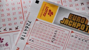Powerball Numbers June 19, 2026 — Tonight's Drawing Results — Photo by Waldemar Brandt on Pexels